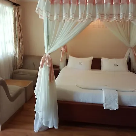 Hotel Kenmosa 3*